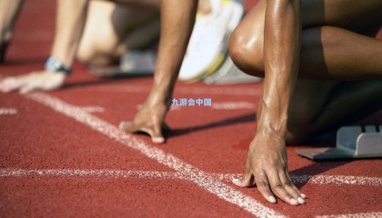 哈维坚称下赛季继续执教巴萨,高层未与我沟通,专注重建计划