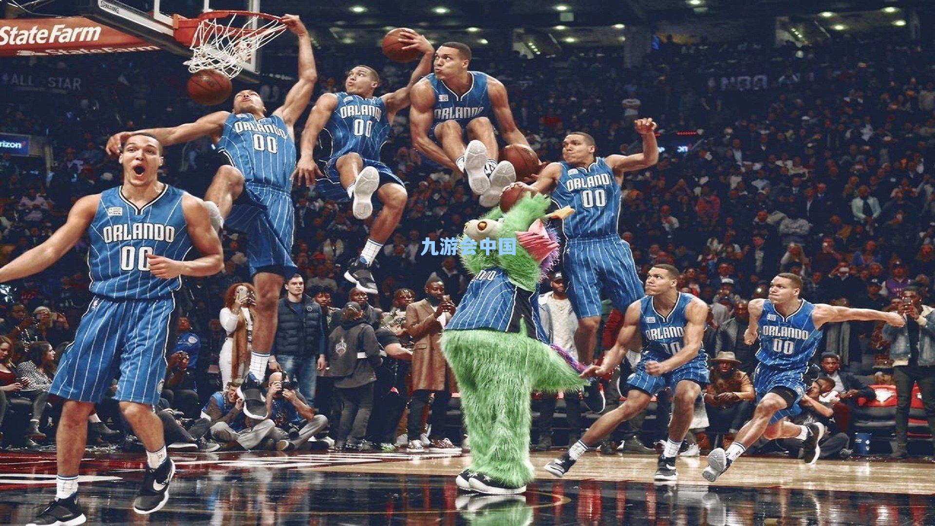 亚精英赛半场激战，韦世豪灵动造险，周定洋神勇封堵，蓉城暂平广岛